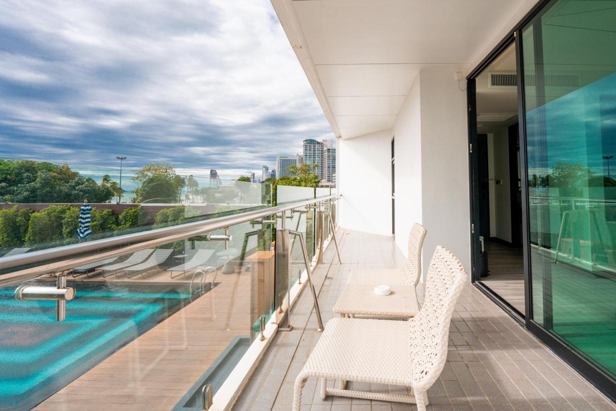 Mera Mare Pattaya Exterior foto